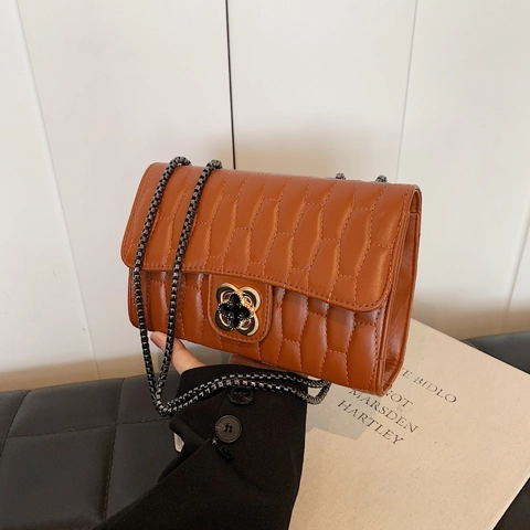 Nuova Borsa a Tracolla da Donna in Pelle PU Trapuntata 2024 Piccola Borsa Quadrata Con Chiusura a Trifoglio e Catena