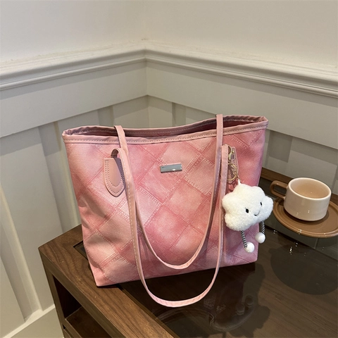 Borsa Tote da Donna Grande Capacità Trapuntata a Rombi Borsa a Spalla in Tela Con Ciondolo a Nuvola in Peluche