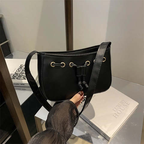Borsa Sottobraccio alla Moda da Donna Pelle PU con Coulisse Occhielli Metallici Borsa a Spalla Minimalista Tendenza Baguette