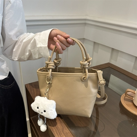 Damen Litschimuster Eimertasche Mit Geknotetem Griff Und Abnehmbarem Plüsch Wolkenanhänger Umhängetasche