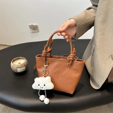 Damen Litschi Muster PU Leder Bucket Tasche Minimalistischer Knotengriff Handtasche Mit Wolken Anhänger Verstellbarer Schultergurt Alltag Umhängetasche