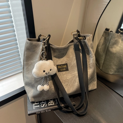 Bolso Tote de Cuero PU de Gran Capacidad para Mujer Bolso de Hombro para Estudiante Minimalista Casual de Diario Con Colgante