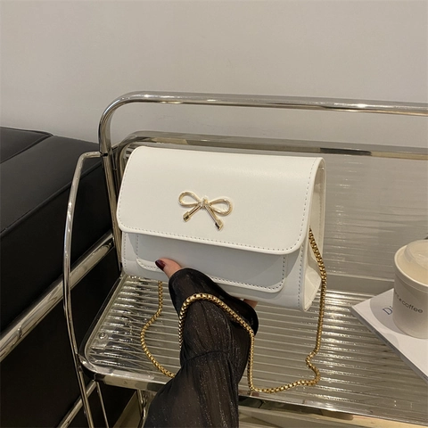 Mode Damen PU Leder Schulter Umhängetasche Elegant Mini Quadratische Kettentasche Flip Cover Schleife Design Party Handtasche