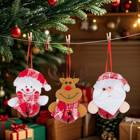 Décorations de Noël à Suspendre Père Noël Bonhomme de Neige Renne Peluche Cloche Ornements Fête Maison Pendentif