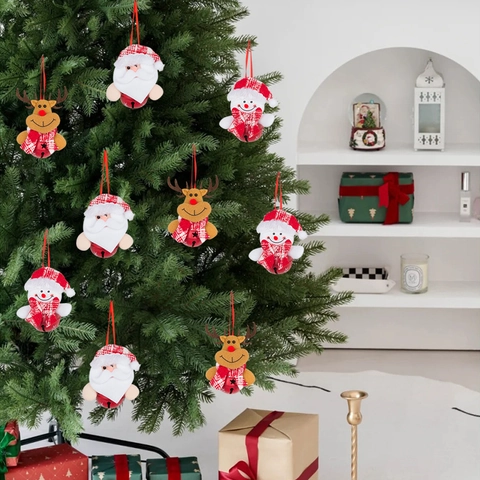 Décorations de Noël à Suspendre Père Noël Bonhomme de Neige Renne Peluche Cloche Ornements Fête Maison Pendentif