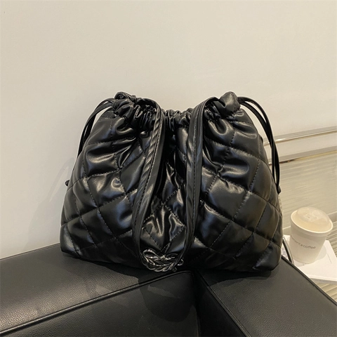 Women's Large Capacity Quilted Rhombic Tote Bag With Metal Bow Drawstring PU Leather Shoulder Crossbody Bag For Travel Daily