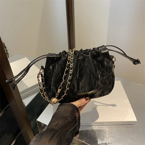 Damen Plissee Kordelzug Unterarm Schultertasche PU Leder Kette Cloud Bucket Bag Mit Goldener Kugel Verstellbares Detail