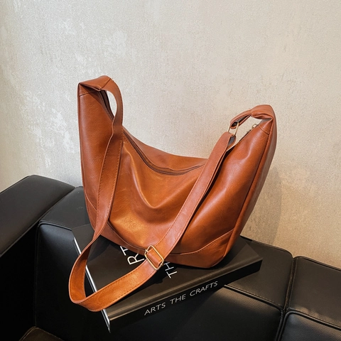 Women Retro PU Leather Hobo Bag Large Capacity Crossbody Shoulder Bag Minimalist Solid Color Half Moon Dumpling Bag For Daily Use