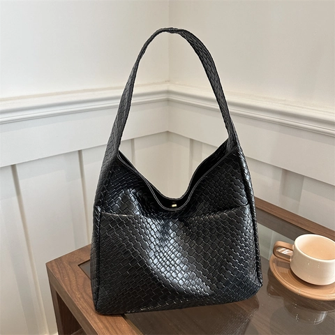 Women Retro Woven Large Capacity Tote Bag Fashion PU Leather Underarm Shoulder Bag Vintage Casual Commute Handbag With Magnetic Closure