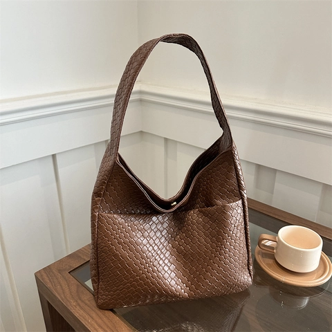 Women Retro Woven Large Capacity Tote Bag Fashion PU Leather Underarm Shoulder Bag Vintage Casual Commute Handbag With Magnetic Closure