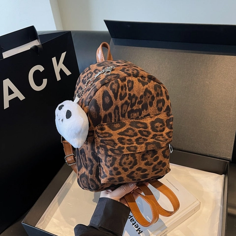Zaino Mini da Donna in Tessuto Scamosciato con Stampa Leopardata Borsa da Viaggio Piccola con Ciondolo di Peluche per Scuola