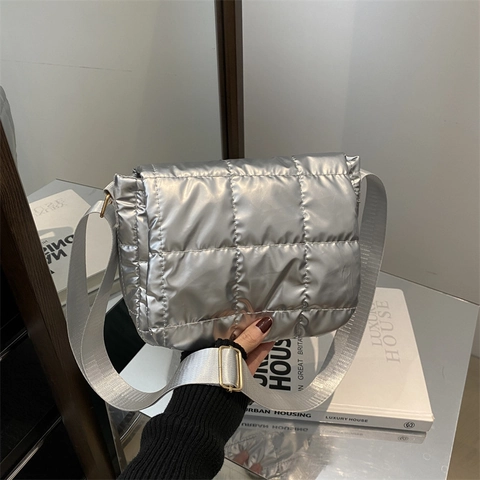 Mode Damen Gesteppte Umhängetasche Metallic Glänzend Puff Umhängetasche Lässige Urbane Kleine Quadratische Messenger Bag Mit Verstellbarem Riemen