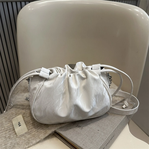 Women Pleated Cloud Bag PU Leather Chain Strap Drawstring Crossbody Underarm Bag Fashion Minimalist Small Shoulder Bag