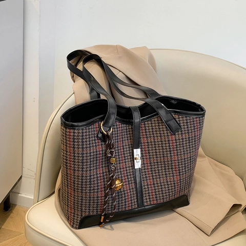 Retro Houndstooth Large Capacity Tote Bag Women Woolen PU Leather Plaid Shoulder Bag With Metal Lock And Pendant Office