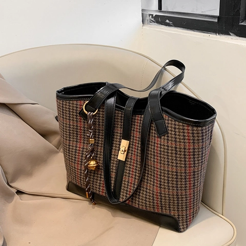Retro Houndstooth Large Capacity Tote Bag Women Woolen PU Leather Plaid Shoulder Bag With Metal Lock And Pendant Office