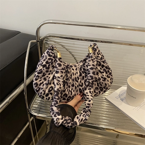 Borsa Sottobraccio Increspata Vintage Con Stampa Leopardata Per Donna In Pelle PU Fashion Borsa A Spalla A Mezzaluna Con Ferramenta Dorata