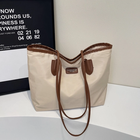 Damen Große Kapazität Nylon Patchwork Tragetasche Minimalistische Wasserdichte Umhängetasche Für Pendeln Casual Mode Handtasche