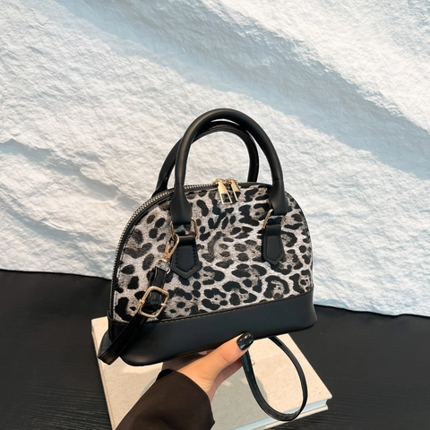 Women Fashion Leopard Print Shell Shoulder Bag PU Leather Crossbody Handbag Casual Commuter Shell Shape Hand Bag Small Purse