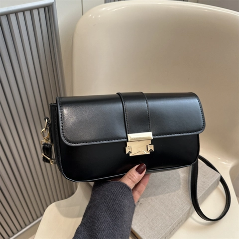 Vintage PU Leather Shoulder Bag For Women Minimalist Small Square Crossbody Bag With Metal Buckle Commuter Messenger Bag