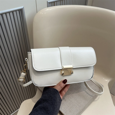 Vintage PU Leather Shoulder Bag For Women Minimalist Small Square Crossbody Bag With Metal Buckle Commuter Messenger Bag