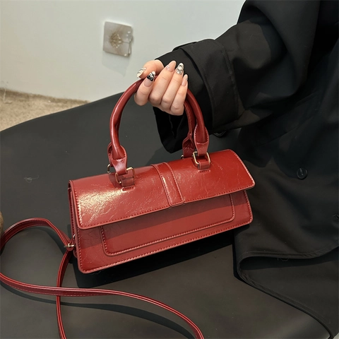 Borsa Baguette da Donna in Pelle PU Vintage Lucida di Grande Capacità Borsa a Tracolla Semplice a Tinta Unita per Uso Quotidiano