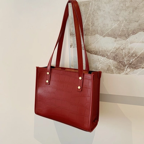 Vintage Crocodile Pattern PU Leather Tote Bag For Women Large Capacity Shoulder Bag With Gold Rivets Commuting Handbag