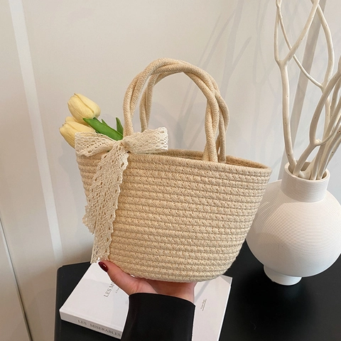 Handgefertigte Stroh Gewebte Handtasche Mit Spitzen Schleife Pastoral Stil Strand Urlaub Eimer Tasche Damen Mode Leichte Tote