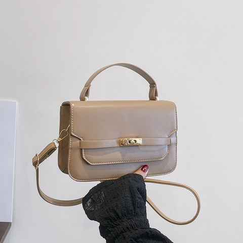 Bolso de Mano de Cuero PU de Moda para Mujer Elegante Cierre de Hebilla Bolso de Hombro Versátil Color Sólido Bolso con Asa Superior para el Diario
