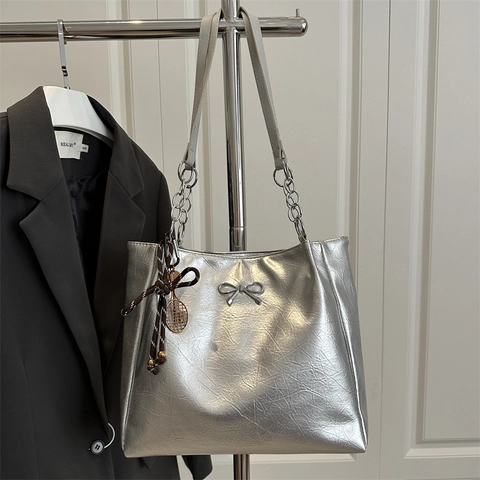 French Style Women PU Leather Tote Bag With Bowknot Silver Chain Strap Metallic Crinkle Underarm Shoulder Bag For Daily Use