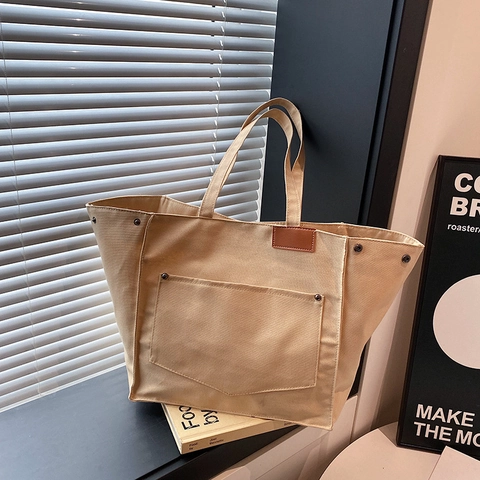 Women Large Capacity Canvas Tote Bag With Contrast Stitching Rivets Leather Patch Casual Shoulder Handbag Commuting Bag