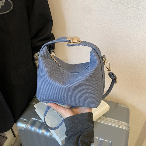 Summer Minimalist Fashion PU Woven Crossbody Bag For Women Small Square Shoulder Bag Casual Versatile Handbag With Gold Hardware
