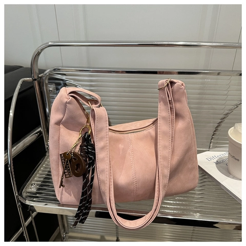 Damen Vintage Matte Wildleder Kunstleder Hobo Umhängetasche Große Kapazität Tote Mit Schlüssel Quaste Anhänger Für Alltag