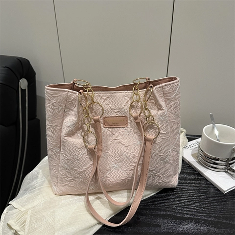 Women Floral Embroidery Tote Bag Large Capacity Quilted Shoulder Bag Gold Chain Strap Simple Daily Commute Handbag
