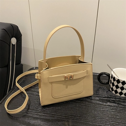 Women Saffiano PU Leather Small Square Handbag Metal Lock Adjustable Shoulder Strap Crossbody Bag Daily Simple Office Purse