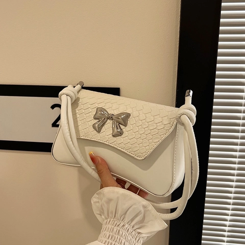 Bolso de Hombro de Cuero PU para Mujer Con Lazo Plateado Patrón Tejido Bolso Sobaco para Citas Diarias Elegante Correa Nudo