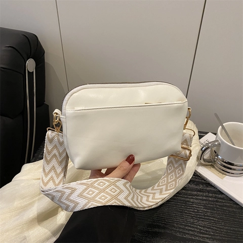 Women Fashion PU Leather Small Square Bag With Wide Geometric Pattern Woven Strap Casual Crossbody Shoulder Bag For Daily Use