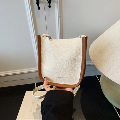 Bolso de Cubo Minimalista Estilo Coreano de Cuero PU para Mujer Bolso Bandolera Pequeño Patrón de Lichi Color en Contraste