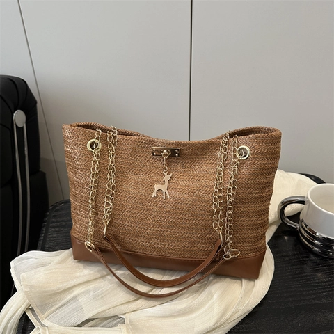 Mode Stroh Gewebte Tote Tasche Für Damen Sommer Strand Urlaub Schultertasche Mit Goldener Kette Hirsch Anhänger Handtasche