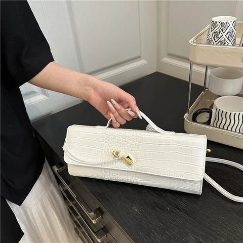 Women's Crocodile Embossed Baguette Bag Fashion PU Leather Shoulder Bag With Gold Knot Lock Small Crossbody Bag Underarm Purse