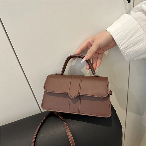 Borsa Piccola Quadrata da Donna in Pelle PU Minimalista con Patta a V Manico Superiore e Tracolla Regolabile