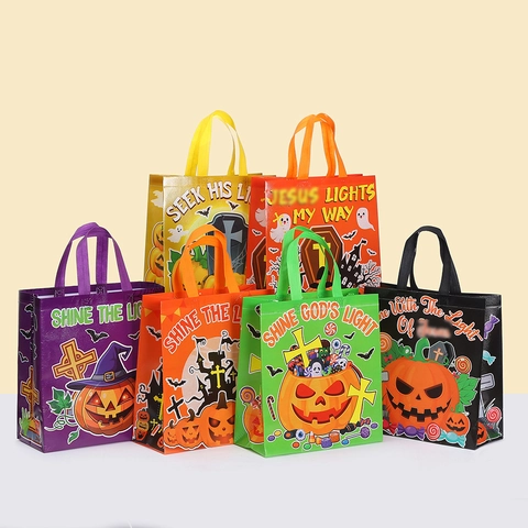 Halloween Non-woven Gift Bags Portable Coated Tote Bags With Pumpkin Ghost Print For Trick Or Treat Party Favors Candy Storage