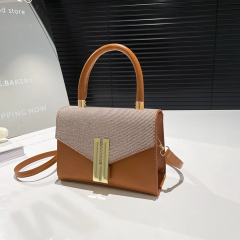 Bolso Cuadrado Pequeño Retro Patchwork para Mujer Cuero PU Textura Tejido Bandolera Con Hebilla de Metal Color de Contraste