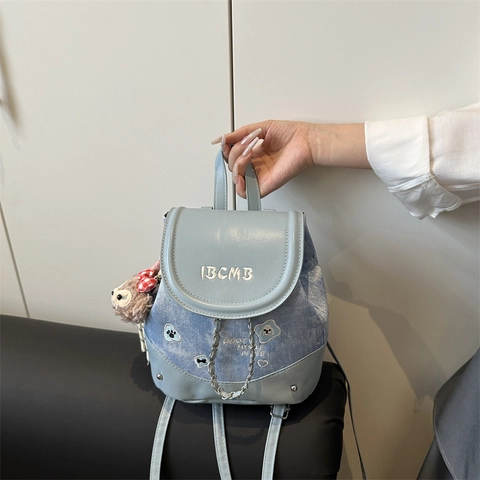 Damen Mini Mode Rucksack Denim PU Patchwork Schultasche Mit Kette Plüsch Anhänger Süße Buchstaben Stickerei Reise Rucksack