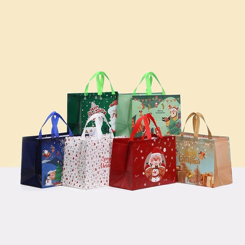 Christmas Gift Bags Waterproof Non Woven Reusable Handbags Santa Snowman Printed Party Favor Bags For Holiday Gift Wrapping