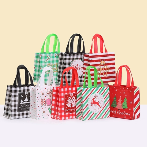 Christmas Non-woven Gift Bags Laminated Festive Handbags Reindeer Tree Patterns Merry Christmas Holiday Party Favor Bags For Gifts Treats