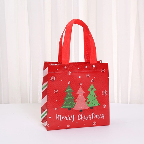 Christmas Non-woven Gift Bags Laminated Festive Handbags Reindeer Tree Patterns Merry Christmas Holiday Party Favor Bags For Gifts Treats