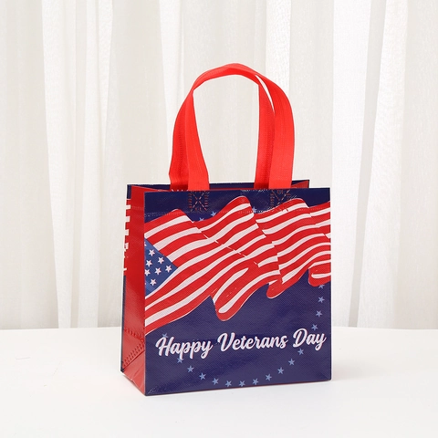 Sacs Cadeaux Drapeau Américain Veterans Day Sac en Tissu Non Tissé Laminé Avec Poignées Patriotique Fête de l'Indépendance