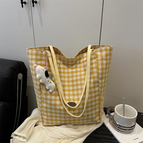 Women Checkered Canvas Tote Bag Large Capacity Casual Gingham Shoulder Bag With Cute Puppy Plush Pendant Daily Shopping Handbag