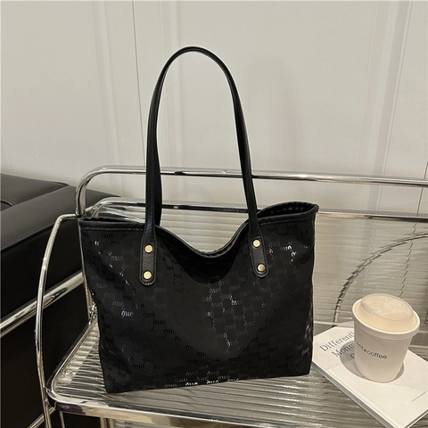 Borsa Tote Donna Grande Capacità Minimalista Urbana Pelle PU Monogramma Borsa a Tracolla Con Borchie Oro Borsa da Pendolare