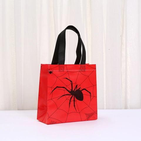 Sac Cadeau en Tissu Non Tissé Halloween Motif Toile d'Araignée Sac à Main Pelliculé Sac de Fête Rouge Noir Fourre-Tout Festif